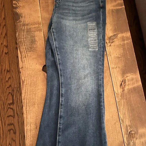 Loft: the kick crop High Rise Petite Jeans 27p/4p - Picture 2 of 9